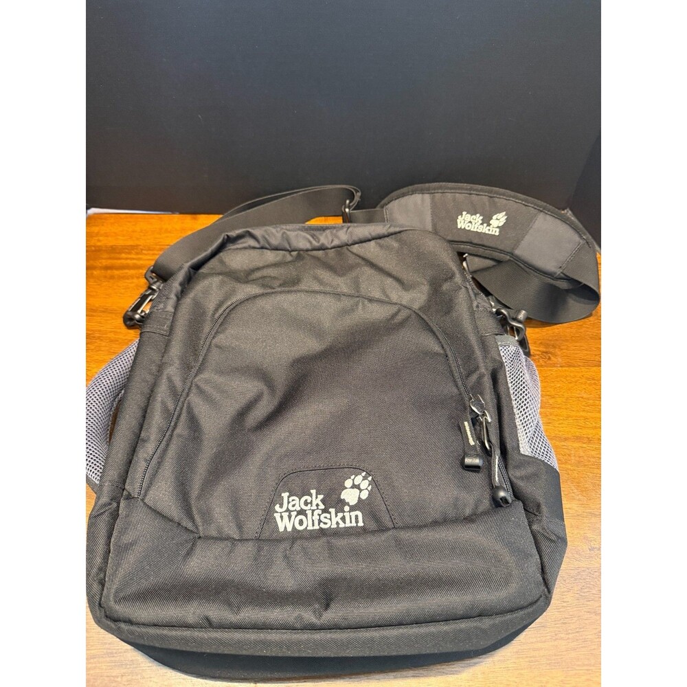 Jack Wolfskin Commuter Messenger Crossbody Laptop Bag Black Travel Organizer